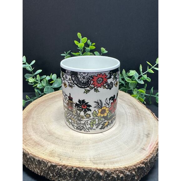 Royal Kendal Staffordshire Fine Bone China
 Cup Floral Pagoda Pattern England - Picture 2 of 5